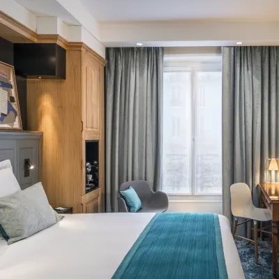 Hotel Ducs de Bourgogne Hotels near La Samaritaine