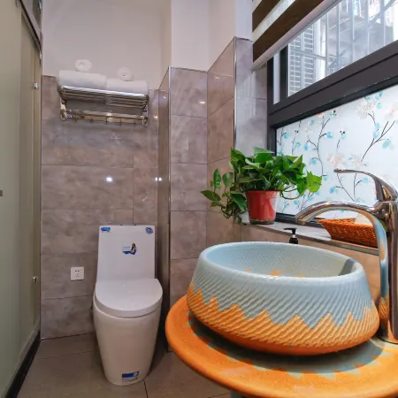 Xi'an Shuyuanli Homestay (Bell and Drum Tower Yongningmen Subway Station) Отели рядом с достопримечательностью «Ворота Yongning Men»