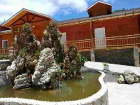 Baoxing Shenmu Lei Mountain Villa Hotels near Shenmulei