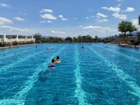 Fuxian Lake Mountain Lake Hotel