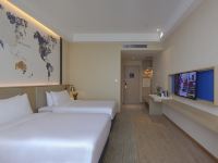 凯里亚德酒店(上海国际旅游度假区浦东机场店) - 荣享双床房