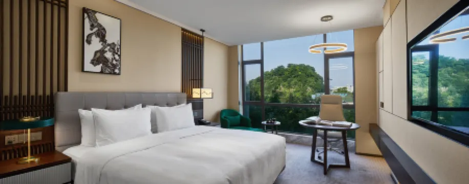 Li River Purejoy Hotel Guilin (Elephant hill Park and TwoRiver & FourLake landscape)