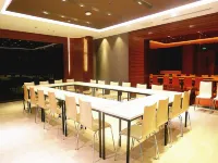 Jinjiang Inn Select (Yangzhong Middle Yangzi Road) Hotel a Yangzhong