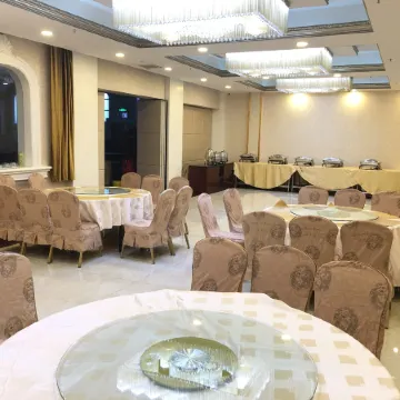 Guoqing Hotel