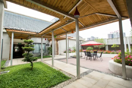 Mianzhu Huasheng Express Hotel (Lufu Shijia)