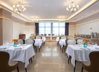 Venus International Hotel (Qiqihar Longhua Road Central Dashang New Mart) Hotels in Qiqihar