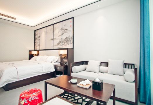 Jinlan Yunshe 마당 전경