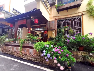 Zhangjiajie Xianglian Inn