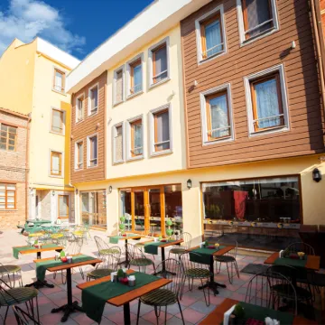 سيت أوزر هوتل Hotels near تمثال طروادة
