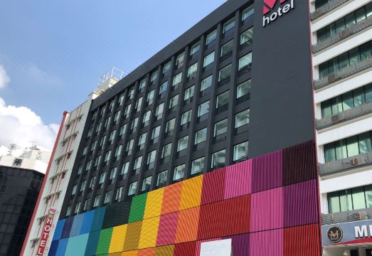 시티즌M 쿠알라룸푸르 부킷 빈탕의 현대적인 객실 인테리어