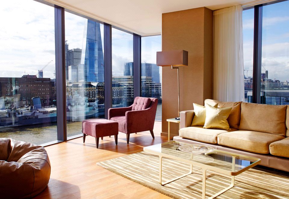 체발 쓰리 키스 앳 더 타워 오브 런던 객실