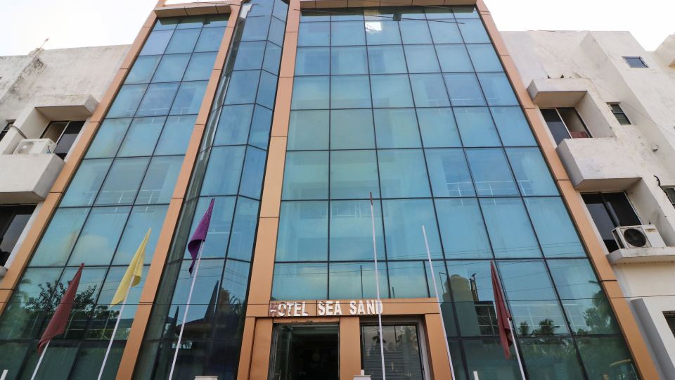 OYO Flagship 38019 Hotel Sea Sand