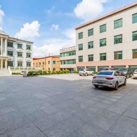 Yi Hotel