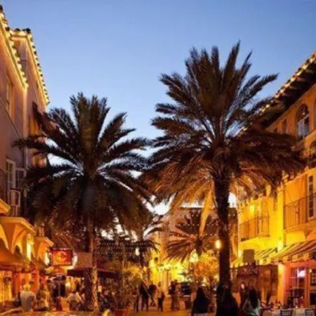 Kasa El Paseo Miami Beach