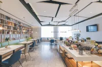 Atour Hotel (Nanjing South Railway Station)