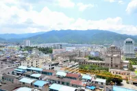 L. Road Grand Hotel Hotels in Lincang