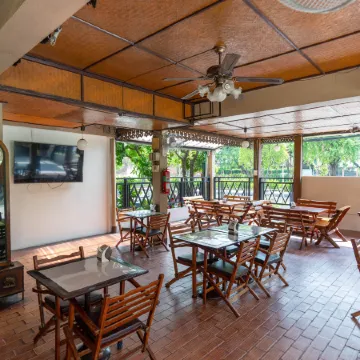 Collection O Khu Mueang near Tha Phae Gate formerly Lai Thai Guesthouse Отели рядом с достопримечательностью «Ворота Чиангмая»
