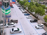 Four Seasons International Hotel (Shiyan Beijing Middle Road University Town) - parking
