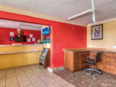 Budget Inn and Suites Hotels in Crowley