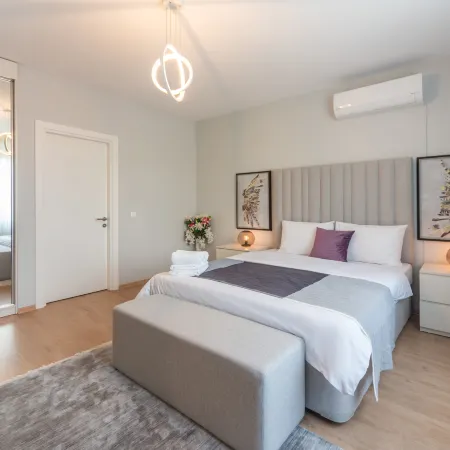 Green Hills Suites