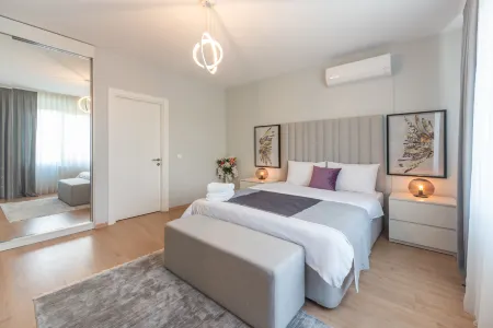 Green Hills Suites