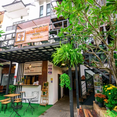 Nature Boutique Hotel @ Chiangmai Отели рядом с достопримечательностью «Памятник Трех Королей»