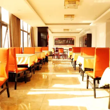 Luochuan Luya Business Hotel