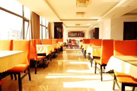 Luochuan Luya Business Hotel