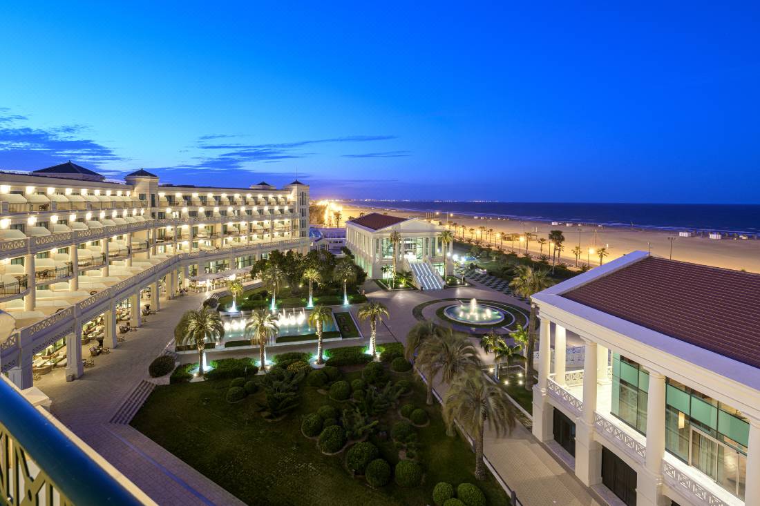 Hotel Las Arenas Balneario Resort 5 Gl Valencia-Valencia Updated 2022 Room  Price-Reviews & Deals | Trip.com