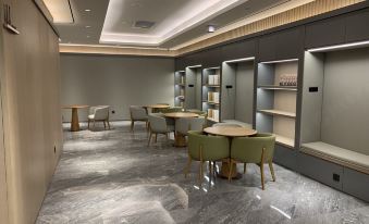 Ji Hotel (Beijing Jiuxianqiao 798 Art District)