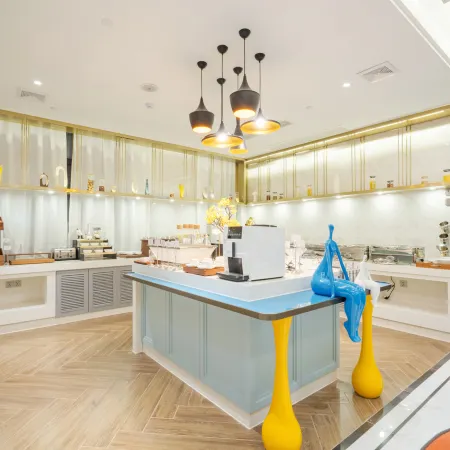 Nianbai Yulan Hotel (Feidong Platinum Center Baogong Avenue)