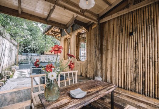 추유 호스텔 로비