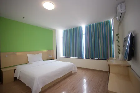 Siji Business Hotel (Guangzhou South Railway Station Huijiang Subway Station)