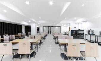 Baiyue Business Apartment (Foshan Xixuan Guangdong Eternal Love Branch)