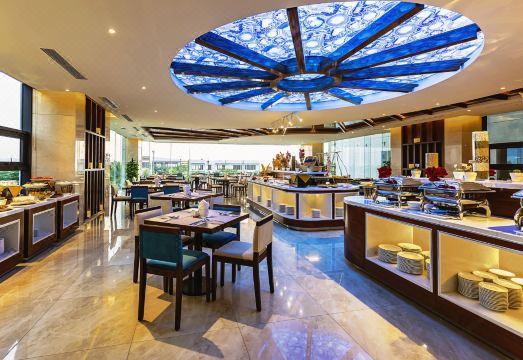 맥시밀리언 다낭 비치 호텔 수영장 또는 스파 시설