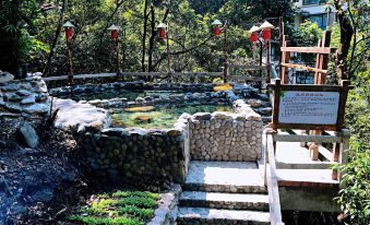 Qianshanyuan Jiaju Hotel