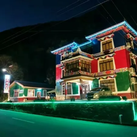 Jinuo Shanzhuang Hostel