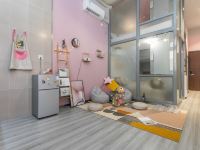 深圳华宿公寓 - 少女系投影复式双床房