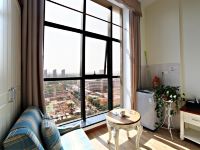 8090公寓(长沙东方红路店) - 园景大床房