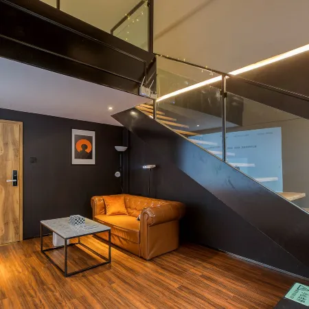 Liangzhu Homestay (Urumqi Zhongyinggong Subway Station)