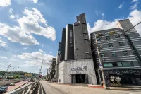 Stay Month Hotel - С баром