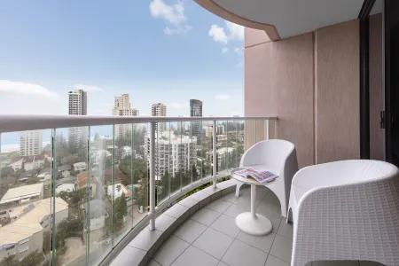 โอ๊คส์ โกลด์ โคสต์ โฮเทล