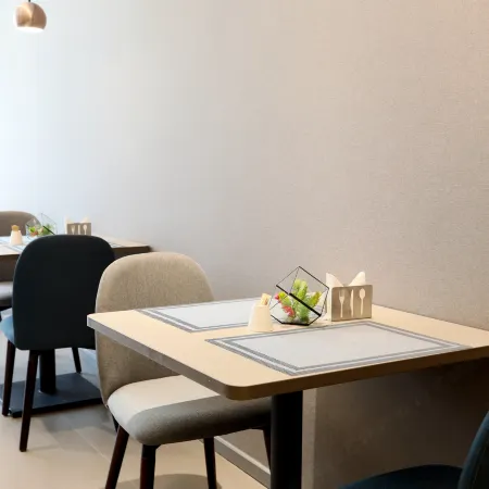 Homeinn Selected Hotel (Wuyue Square Store, Taixi Street, Feicheng)