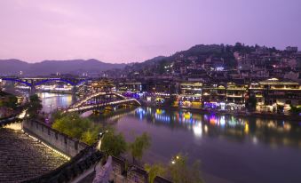 Floral Hotel ·Fenghuang Grand Riverview