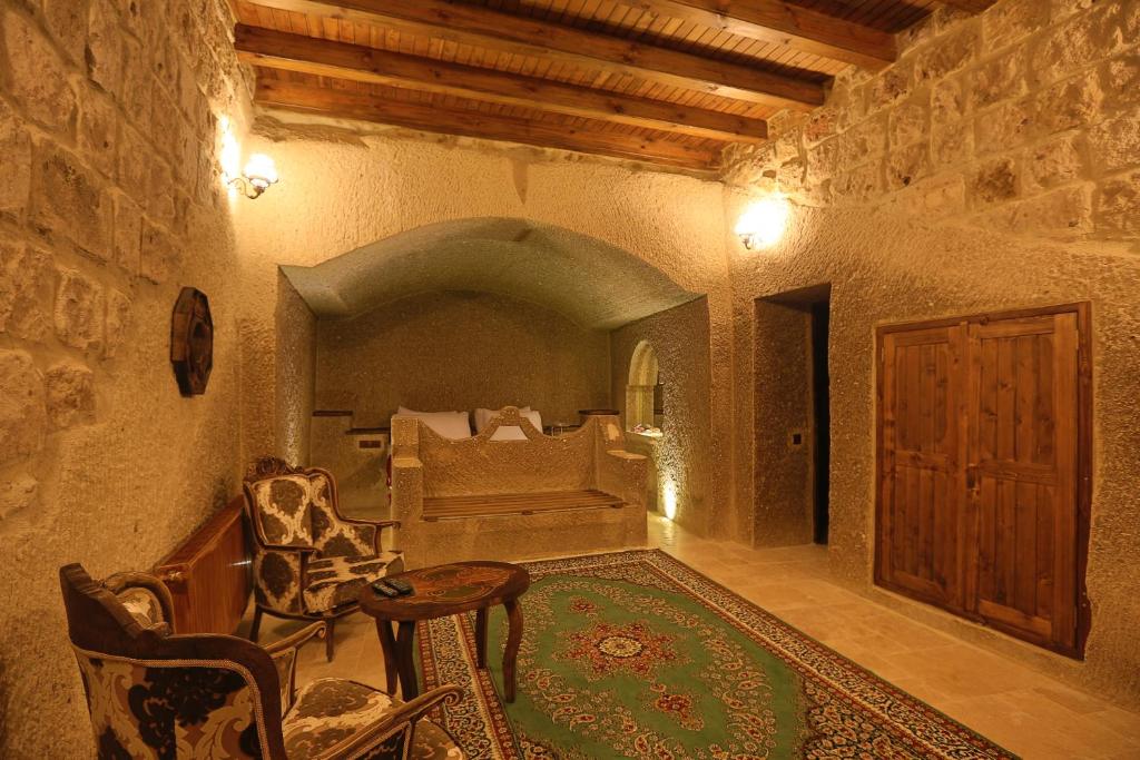 Grand Cave Suites