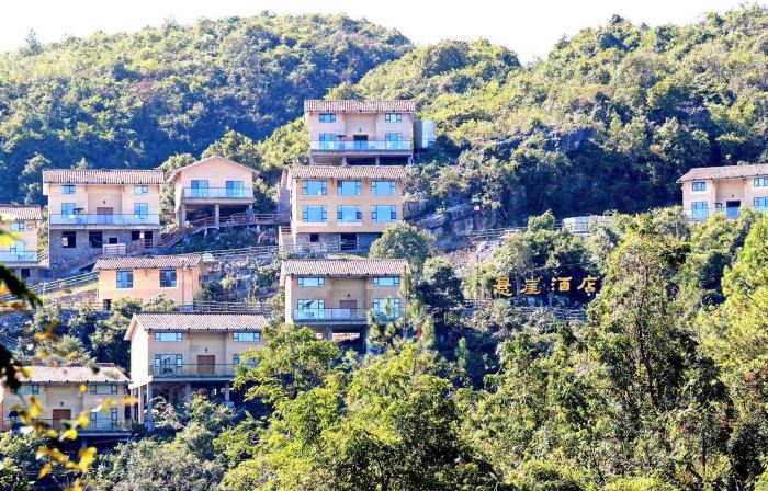 Cliff Hotel