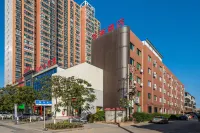 Huayi Select Hotel (Fuping Pinyang Avenue Store)