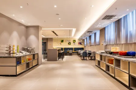 Homeinn Selected Hotel (Anshan Steel West station  Material Market) Отели рядом с достопримечательностью «School of Higher Vocational Technology， Anshan Normal University»