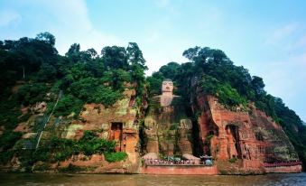 ChamBu AnTian  Hotel (Leshan Giant Buddha Food Street)