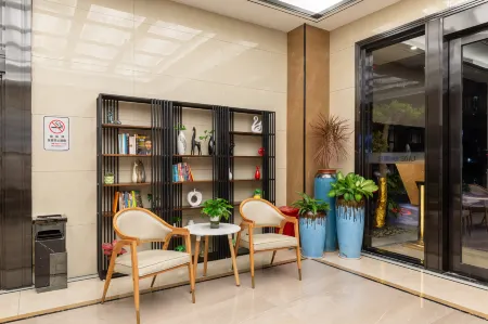 Urba Jinxiang Hotel (Baoti Subway Women and Children Store) Отели рядом с достопримечательностью «Спортивный центр Боань-поле для плавания»